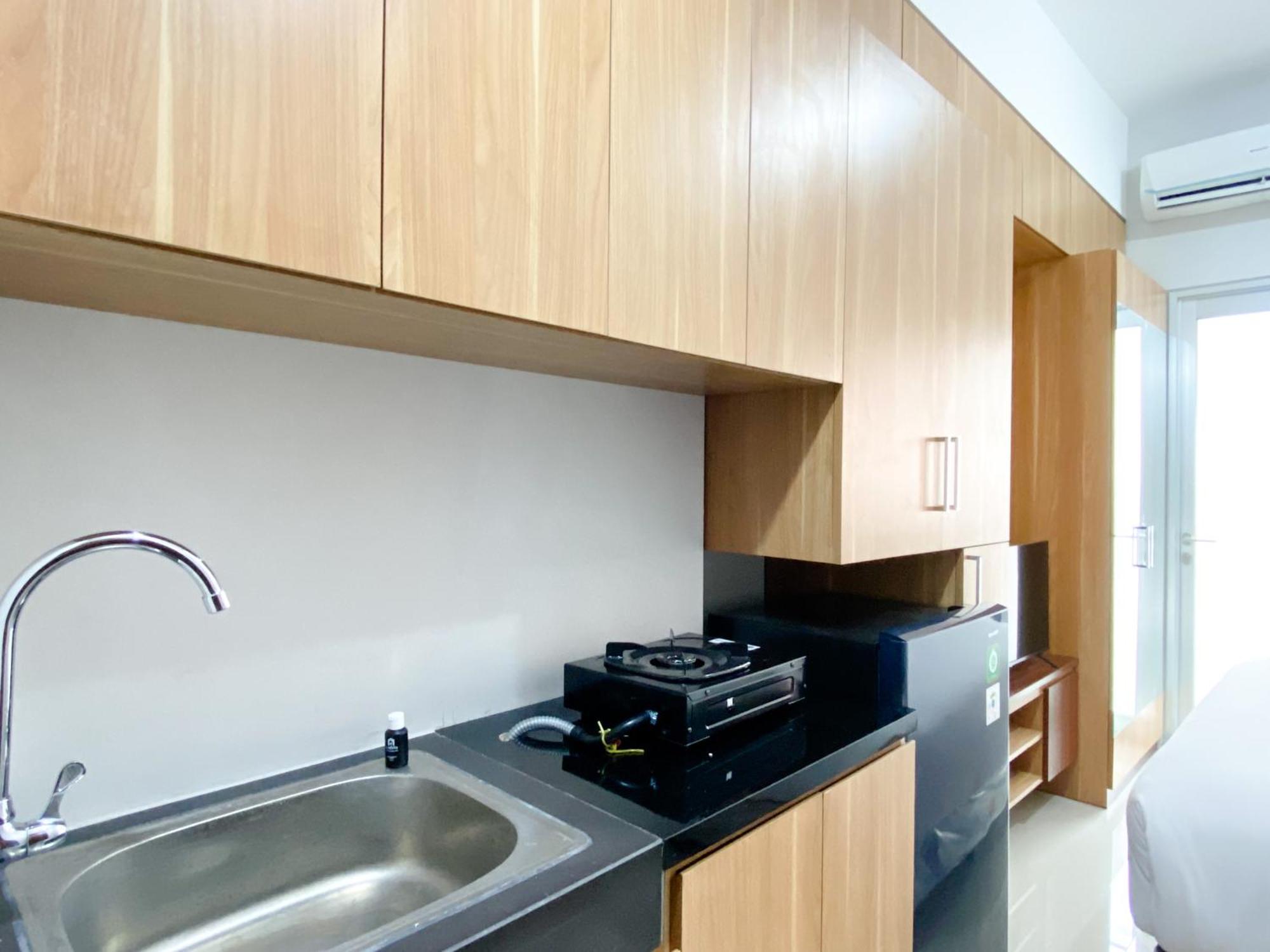 Apartemen Cozy And Simply Transpark Juanda Timur By Travelio Bekasi
